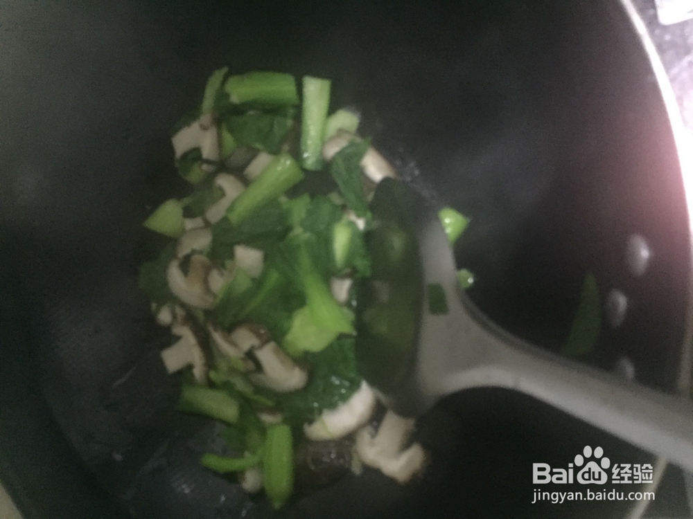 蘑菇炒青菜最简单最省事的方法