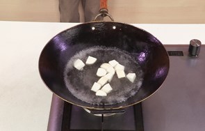 美味可口的杏鲍菇炒菜心