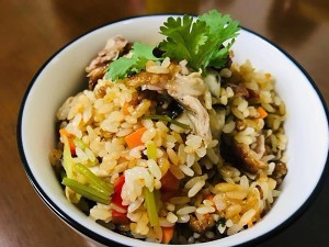 如何制作美味的懒人电饭煲煲仔饭