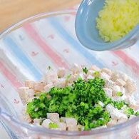 制作12个月以上宝宝辅食南瓜红薯烙