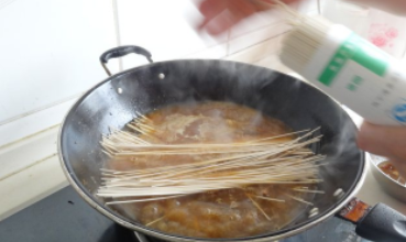 泥鳅挂面的做法是什么