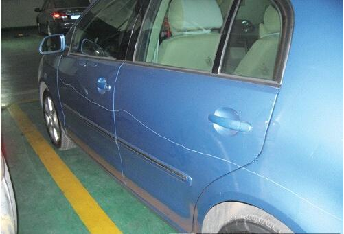 车门米粒大掉漆是人为吗