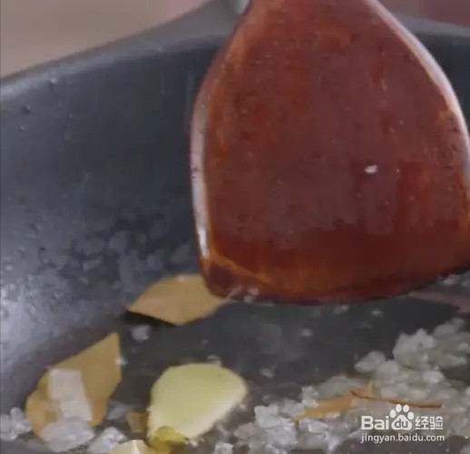 香辣红烧鸡爪的做法