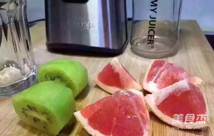 奇异果西柚汁&彩色蛋糕