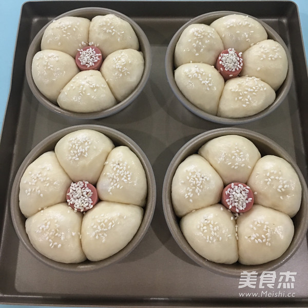 淡奶油花朵面包
