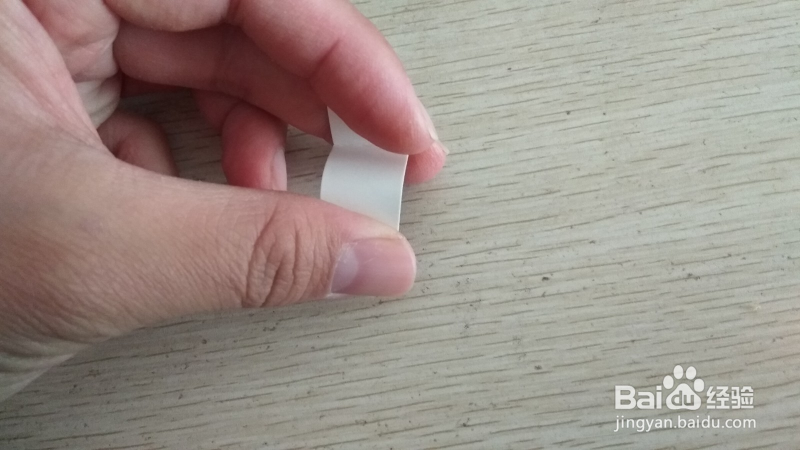 如何用长方形硬卡纸做S形两面放中性笔的支架