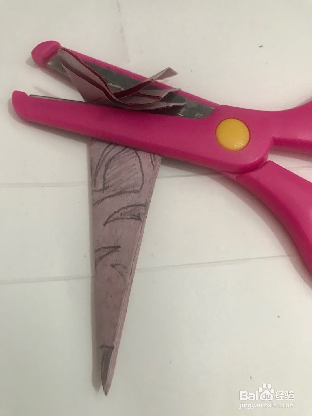 幼儿手工启蒙 怎样用彩纸剪一朵向日葵