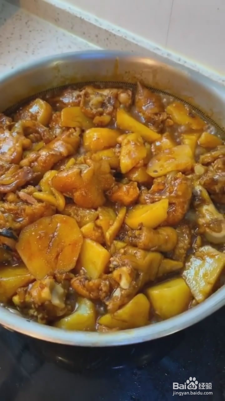 如何制作土豆焖猪蹄