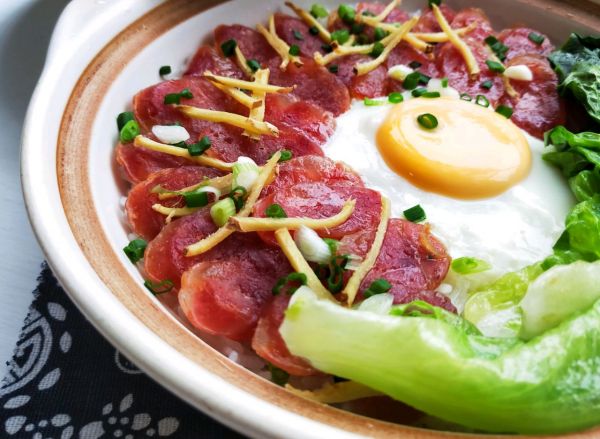 广式腊肠煲仔饭