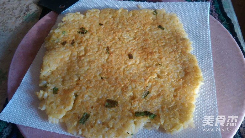 米饭鸡蛋饼的做法