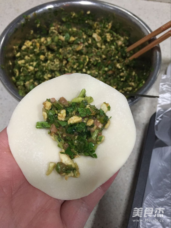 鸡蛋芹菜煎饺