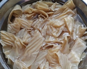 好吃下饭的炒豆皮怎么做