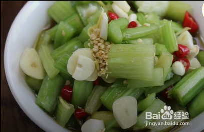 芹菜怎么腌制好吃简单