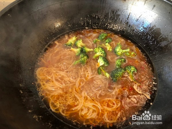 麻辣香菇鱼丸米粉的做法