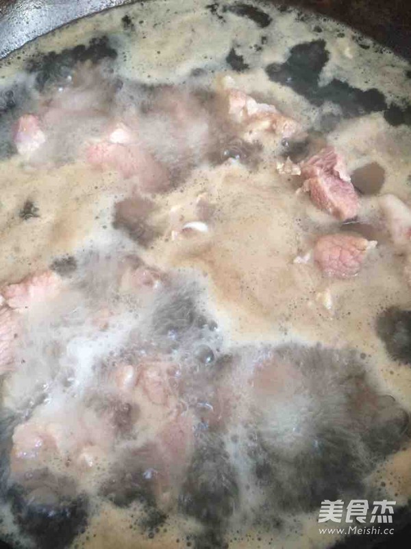猪骨莲藕汤的做法