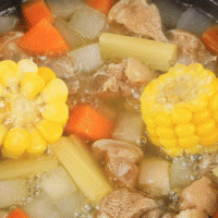 如何制作甘蔗玉米羊肉汤？