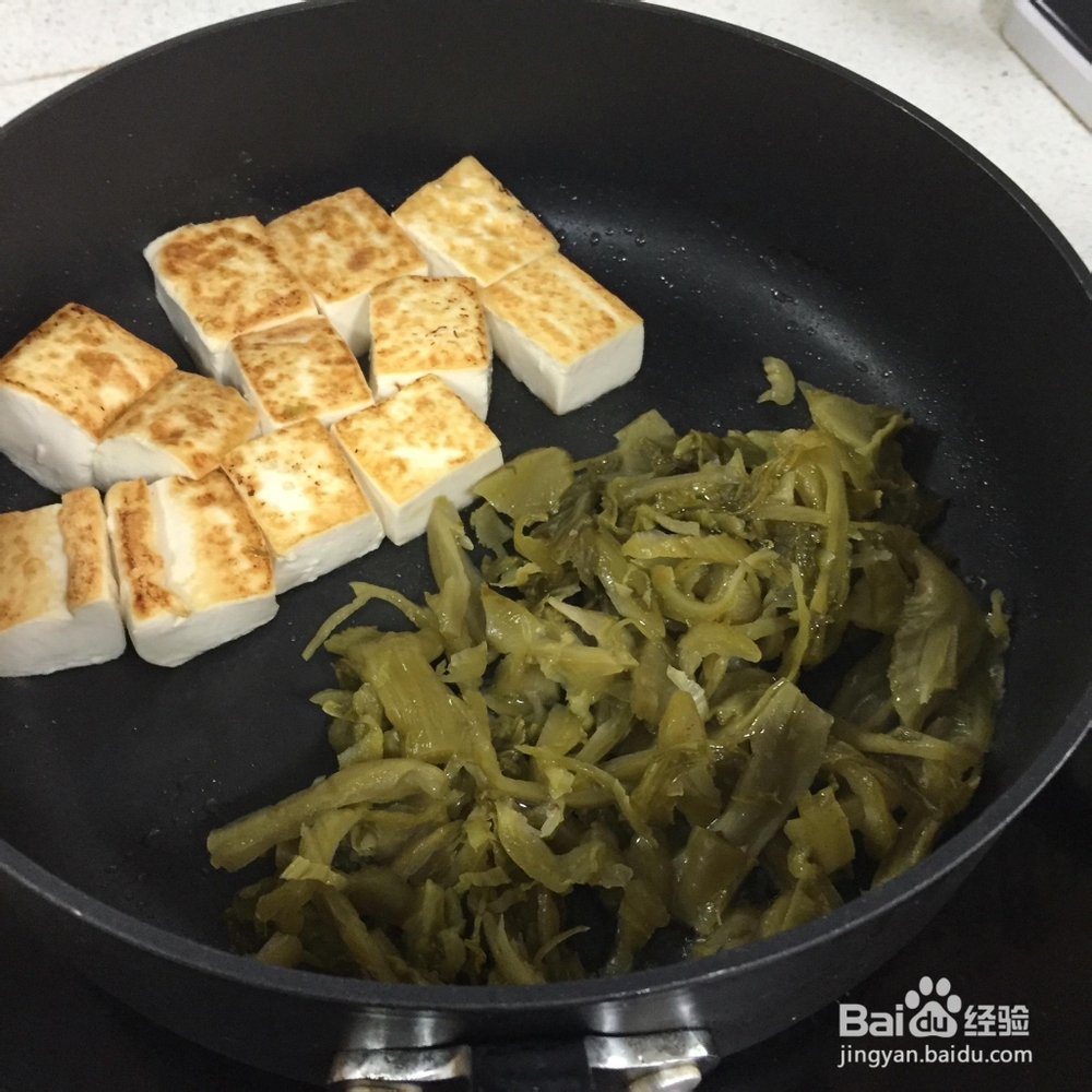 吃不胖的蒜苗酸菜焖豆腐