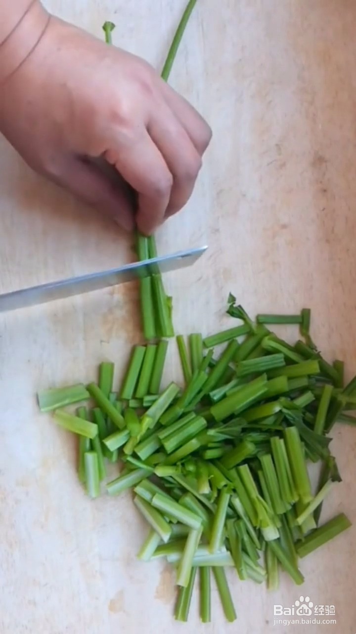 如何自制美味好吃的凉拌芹菜花生米