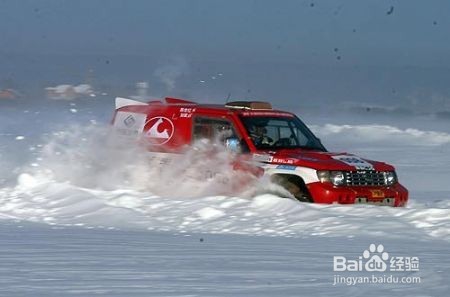 冰雪路面开车有哪些注意事项