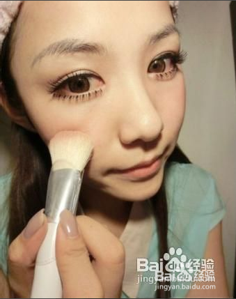 夏天淡妆化妆方法步骤