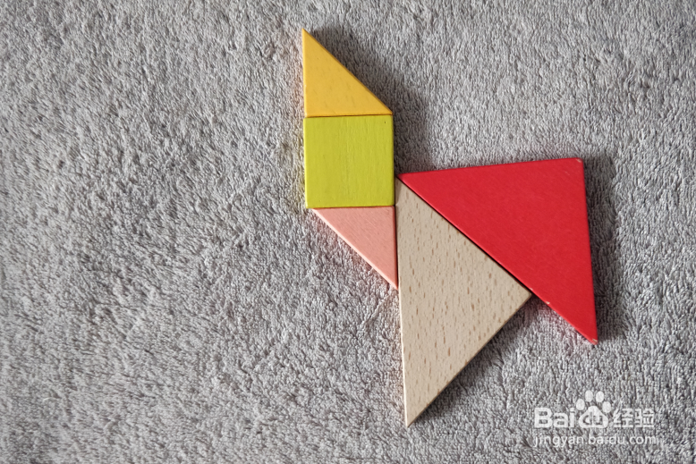 用七巧板怎样拼低下头的长颈鹿？