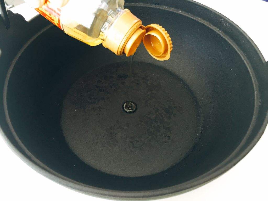 超市买的袋装牛排怎么做，先后顺序。一块牛排，一小袋胡椒酱，一小袋牛排调味油。