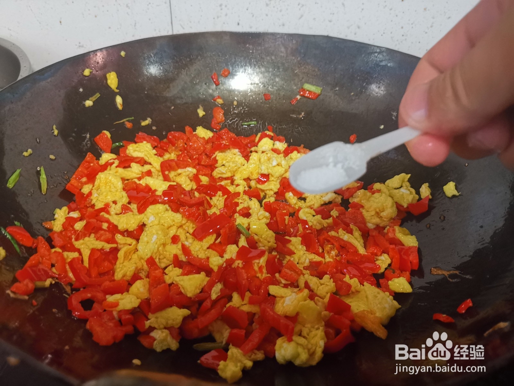 红椒炒鸡蛋块
