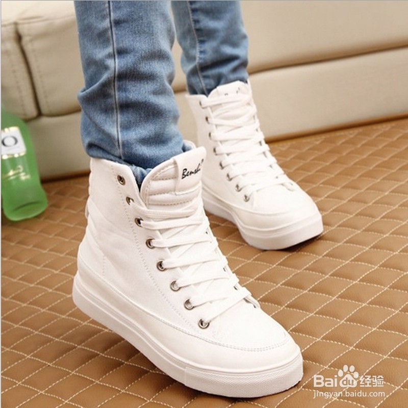 如何除去小白鞋上的污渍