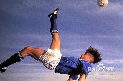 足球掷边线球时注意事项