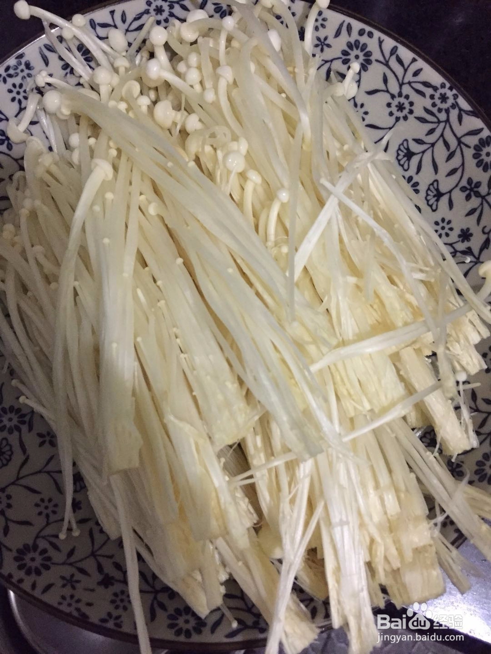蒜香金针菇跑蛋的做法
