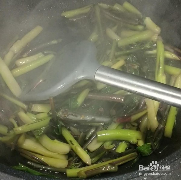 如何做酸辣菜苔