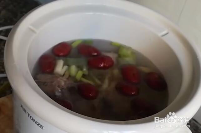 做一道简单的家常菜:炖鸡汤