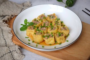 不红烧不炖汤，蒸着吃的豆腐果酿肉真的好吃