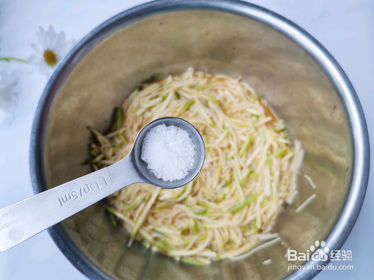 面条西葫芦鸡蛋饼怎么做