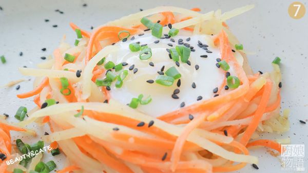 鸟巢土豆丝饼就做好啦