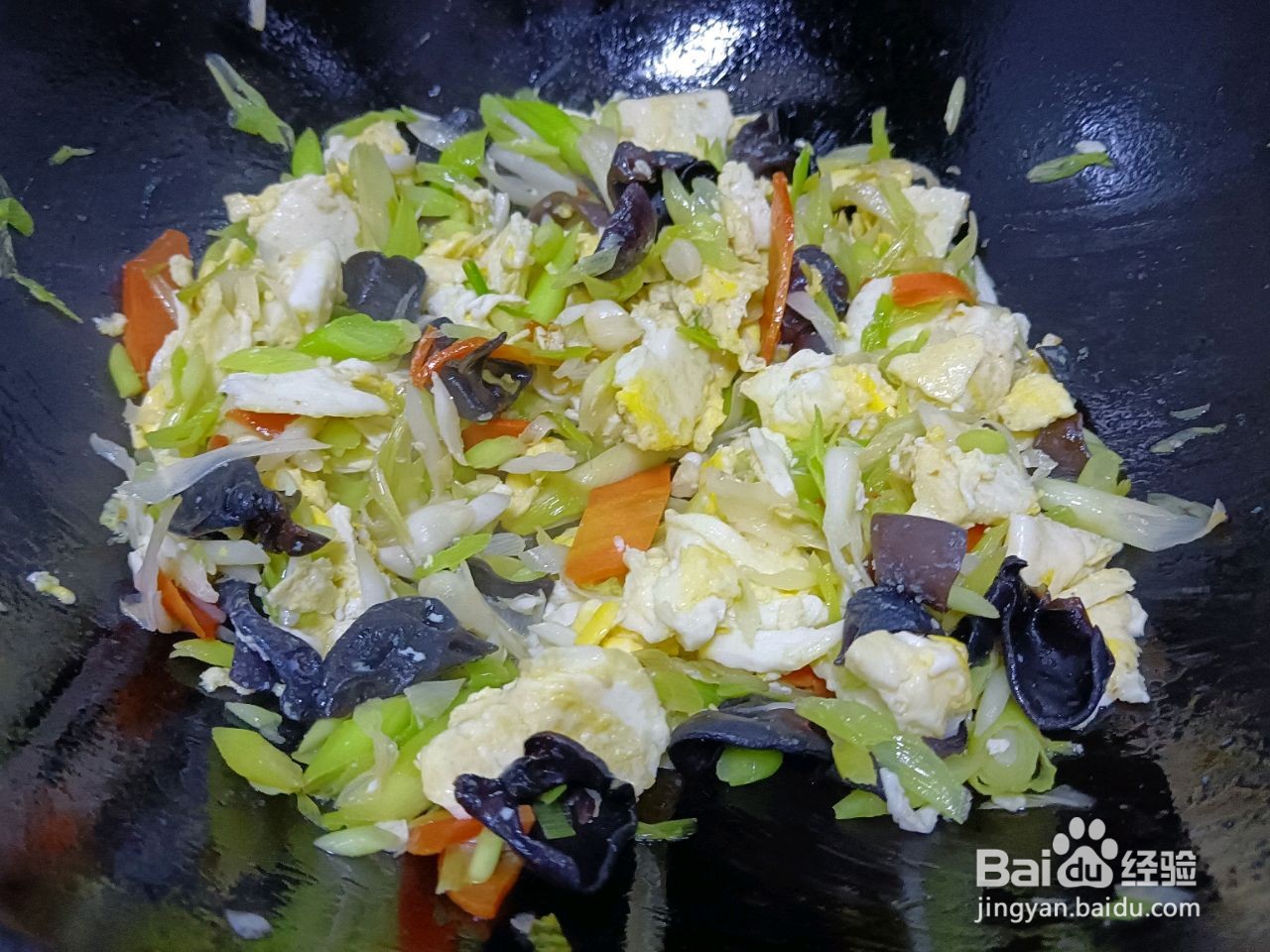 蒜苗炒鸡蛋的做法