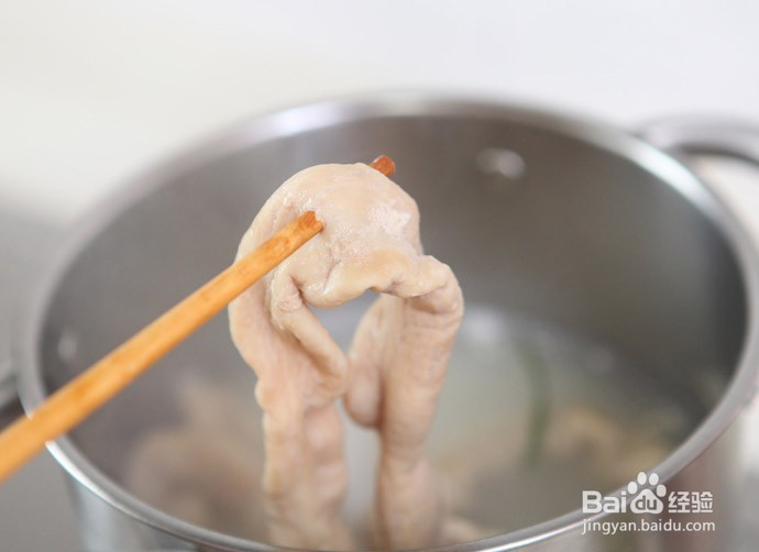 腌菜炒肥肠的做法