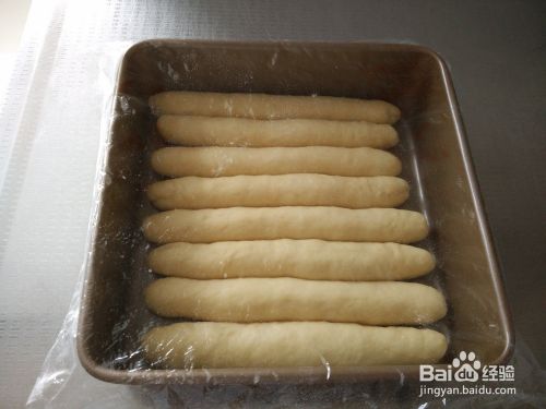 怎样用烤箱烤出松软适宜的面包？