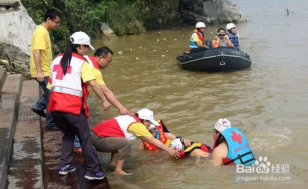 有人溺水怎么进行现场急救