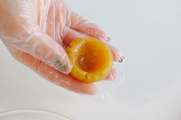 绿豆芝士冰皮月饼