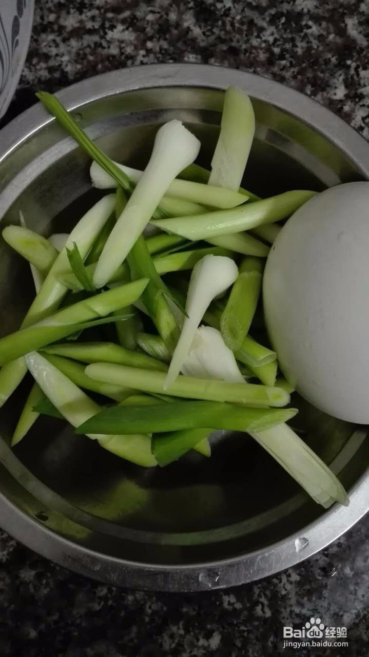 客家菜鸡肉炒荷兰豆做饭