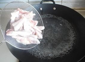 野山椒泡凤爪怎么做？家常做法详细教程~