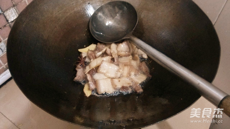 荞菜炒肉的做法