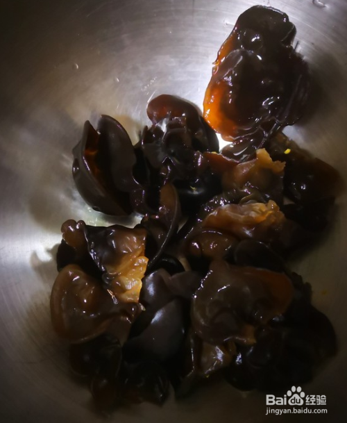 木耳炒蒜苗的做法