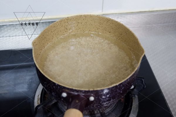 双椒紫菜烩高粱米