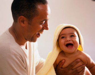10大绝招让爸爸哄笑宝贝