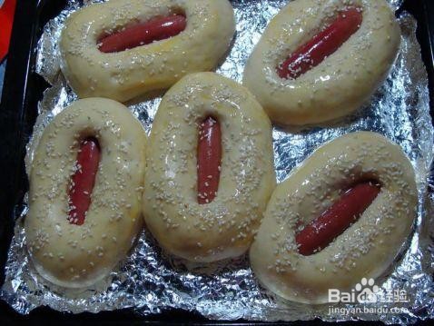 芝麻肠仔早餐面包做法