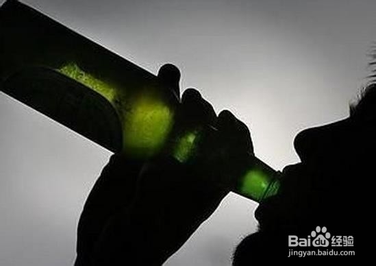 睡前喝酒有助于睡眠是真的吗?喝酒需注意