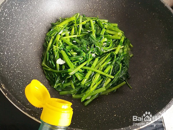 爆炒蒜香空心菜
