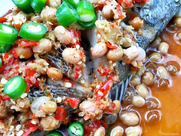 剁椒水豆豉蒸鱼